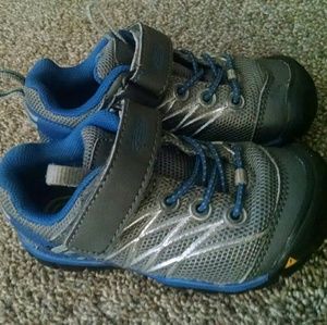 Keen toddler shoes size 8